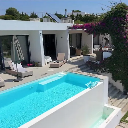 Ericeira Design Villa With Private Pool & Stunning Views エリセイラ